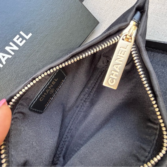 Authentic CHANEL BLACK nylon sport line clutch pouch NEW - Picture 8 of 12